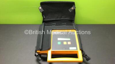 Medtronic Physio Control Lifepak 500 Biphasic Automated External Defibrillator with 1 x Battery in Carry Case (Blank Screen - Possible Flat Battery) *SN 7962829*