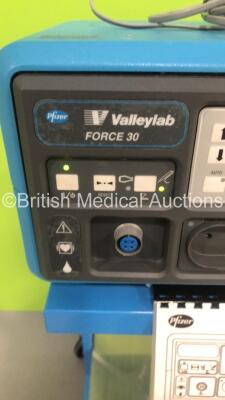 Valleylab Force 30 Electrosurgical / Diathermy Unit on Stand (Powers Up) *S/N R3H3075S* - 3