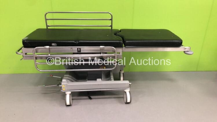 Anetic Aid QA2 Hydraulic Patient Couch with Mattress (Hydraulics Tested Working)