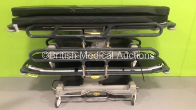 4 x Anetic Aid QA3 Hydraulic Patient Examination Couches with Mattresses (Hydraulics Tested Working - 2 in Picture - 4 in Lot)