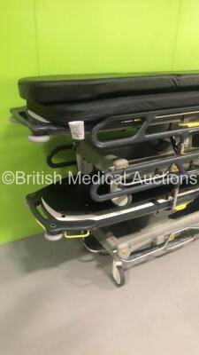 4 x Anetic Aid QA3 Hydraulic Patient Examination Couches with Mattresses (Hydraulics Tested Working - 2 in Picture - 4 in Lot) - 2