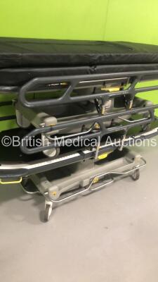 3 x Anetic Aid QA3 Hydraulic Patient Examination Couches with Mattresses (Hydraulics Tested Working - 2 in Picture - 3 in Lot) - 3