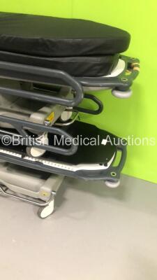 3 x Anetic Aid QA3 Hydraulic Patient Examination Couches with Mattresses (Hydraulics Tested Working - 2 in Picture - 3 in Lot) - 4