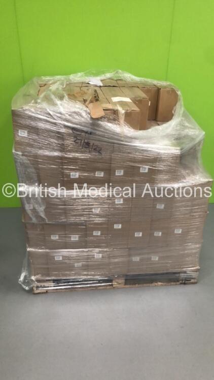 Pallet of Approx 60 Boxes of Diversey Soft Care Des E Spray (10 Bottle in Each Box - Approx 600 Bottles)