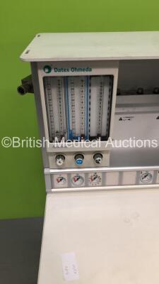 Datex-Ohmeda Aestiva/5 Induction Anaesthesia Machine with Pneupac ventiPac 51 Ventilator and Alarm *S/N FS0112330 / FS0112329 / FS0112328* - 4