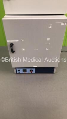 1 x QEC Scientific Fluid Warmer and 1 x QED GP/110/W Incubator (Both Power Up) *S/N 08H030* - 3