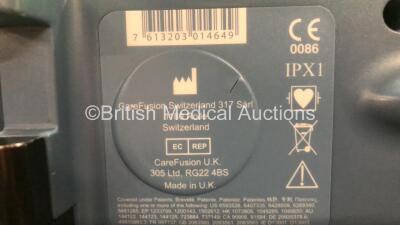 Job Lot Including 4 x Carefusion Alaris GH and 2 x Carefusion Alaris CC Syringe Pumps (5 x Power Up with 3 x Blank Screens and 1 x Alarm ) *800214362 - 880306515 - 800304909 - 800214370 - 800214385 - 800205189* - 4