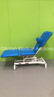 Medi-Plinth 3 Way Electric Patient Examination Couch with Controller (Powers Up - Small Rips in Cushions) *S/N 584931*