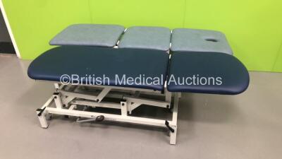 1 x Homecraft Hydraulic 3 Way Patient Examination Couch and 1 x Seers Medical Patient Examination Couch (Both Hydraulics Tested Working) - 2