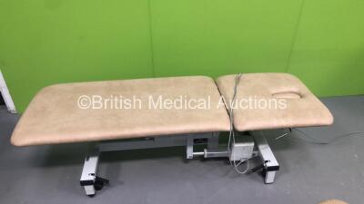 1 x Plinth Electric Patient Examination Couch with Controller (Powers Up) and 1 x Plinth 2000 Hydraulic Patient Examination Couch (Hydraulics Tested Working) - 3