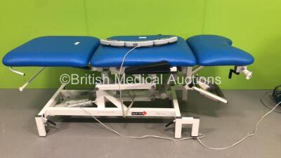 Medi-Plinth 3-Way Electric Patient Examination Couch with Controller (Powers Up-Small Rip to Cushion-See Photos)