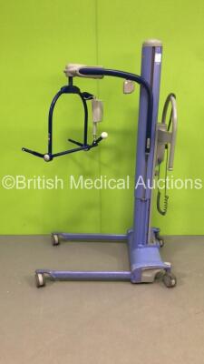 Arjo Maxi Move Electric Patient Hoist with Controller (Unable to Test Due to No Battery)