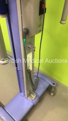 Arjo Maxi Move Electric Patient Hoist with Controller (Unable to Test Due to No Battery) - 4