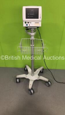 Dynascope DS 7100 Patient Monitor on Stand (Powers Up - Touch Screen Not Working)