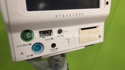 Dynascope DS 7100 Patient Monitor on Stand (Powers Up - Touch Screen Not Working) - 3