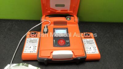 Cardiac Science Ref G5S-02P0 Defibrillator with 4 x Batteries, 1 x Electrode Pad in Carry Case (Powers Up) - 2