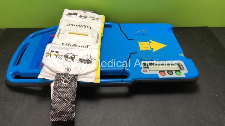 Zoll Autopulse Plus Model 100 Resuscitation System with 1 x Life Band Load Distributing Band *Mfd 2015 (Powers Up When Tested with Stock Battery-Battery Not Included) *SN 41399*