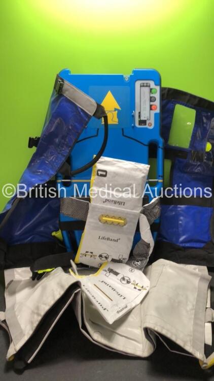 Zoll Autopulse Plus Model 100 Resuscitation System with 1 x Battery and 1 x Life Band Load Distributing Band in Carry Bag *Mfd 2015 (Powers Up When Tested with Stock Battery-Battery Included Flat) *SN 54059, 41374*