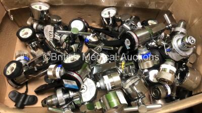 Job Lot of Valves/Regulators Including Oxylitre R1601V and Meditech 680-0101-10 (Approx 60) - 3