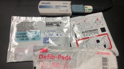 Philips HeartStart MRX Monitor / Defibrillator Including Pacer ECG, SpO2, NBP, Hard Paddle and Printer Options with Carry Case, 1 x Philips M3538A Battery, 1 x Philips M3539A Battery, 1 x ECG Lead, 1 x SpO2 Lead with Sensor, 1 x BP Hose with Cuff, 1 x Pad - 6