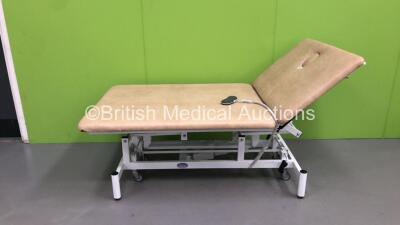 Physio Med Electric Bariatric Patient Examination Couch with Controller (Powers Up)