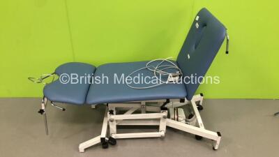 Plinth 2000 3-Way Electric Patient Examination Couch with Controller (Powers Up)