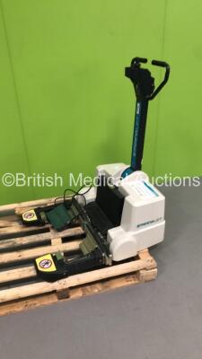 Stamina Lift Hospital Bed Mover/Transfer System with 1 x Battery Charger * On Pallet * *RI*
