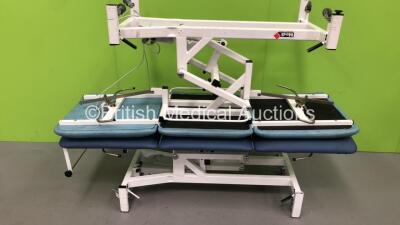 2 x Medi Plinth Electric Patient Examination Couches (Both Not Power Tested Due to No Controllers - Cushions Marked) *S/N 04668*