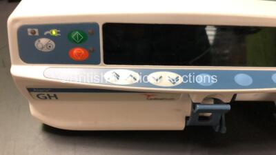 5 x Alaris GH and 1 x Alaris CC Syringe Pumps Including 5 x CareFusion and 1 x CardinalHealth (All Power Up with 3 x Service Required and 2 x Blank Screens) - 3