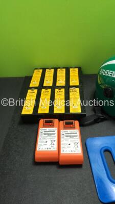 Mixed Lot Including 1 x Ambulance Helmet, 5 x Donway Paediatric Traction Splints, 1 x MEDesign Patient Handling Sling, 2 x Cardiac Science Powerheart G5 Batteries *Untested* 16 x LSU Batteries *Untested* - 6