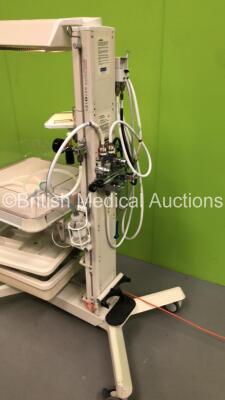 Fisher and Paykel Neopuff Infant Resuscitare with Mattress and Hoses (Powers Up) *S/N 2001-WE13000070* - 8