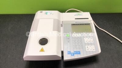 Mettler Toledo HR73 Halogen Moisture Analyzer (Powers Up)