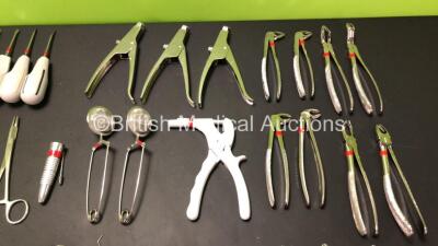 Job Lot of Surgical Instruments - 8