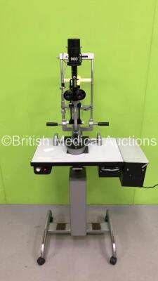 Haag Streit Bern SL 900 Slit Lamp with 2 x 10 x Eyepieces on Hydraulics Table (Powers Up with Good Bulb)