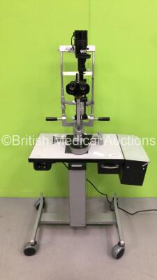 Haag Streit Bern SL 900 Slit Lamp with 2 x 12,5 x Eyepieces on Hydraulics Table (Powers Up with Good Bulb - Missing 1 x Wheel Cap - See Pictures)