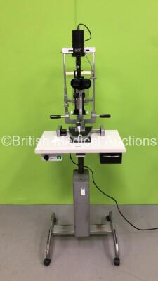 Haag Streit Bern SL 900 Slit Lamp with 2 x 12,5x Eyepieces and 2 x 16x Eyepieces on Hydraulics Table (Powers Up with Good Bulb - Table Missing 1 x Wheel)