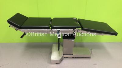 Maquet 1131.02B0 Electric Operating Table with Remote and Cushions (Powers Up) *S/N 00308* **Mfd 1998**