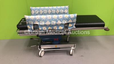 Anetic Aid QA2 Hydraulic Patient Couch with Cushions (Hydraulics Working)