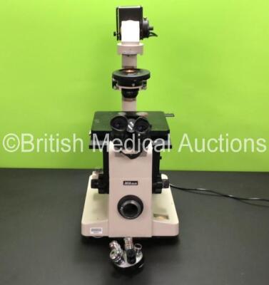 Nikon Diaphot Bench Microscope with 2 x CFW10x Eyepieces (Damaged - See Photos) and 3 x Optics (Nikon Ph 1 160/0.17, DL / Nikon Ph2 20 DL 0.4 160/0-2 and Nikon Ph3 40 DL 0.55 LWD (Powers Up with Good Bulb)