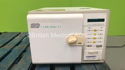 SES Little Sister 3 Vacuum Rapid Sterilization Autoclave (Powers Up)