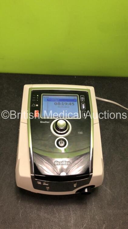 ResMed Stellar 100 CPAP Unit (Powers Up) *SN 20151631427*