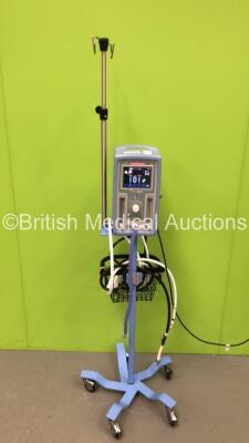 Carefusion Infant Flow SiPAP Unit on Stand Part No 675-CFG-004 (Powers Up) *S/N BDN02632* **Mfd 12/2013**