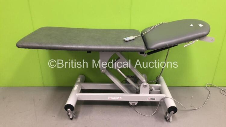 Seers Medical Electric Patient Examination Couch with Controller (Powers Up) *S/N 64795/10*