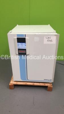 Thermo Scientific HeraCell 150i CO2 Incubator (Powers Up)