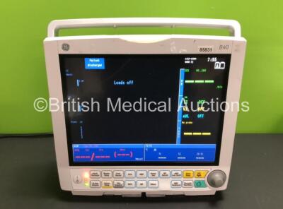 GE B40 Patient Monitor Including ECG, NIBP, SpO2, T1 and T2 Options *Mfd 03-2018* (Powers Up with Slight Damage to Casing - See Photos)