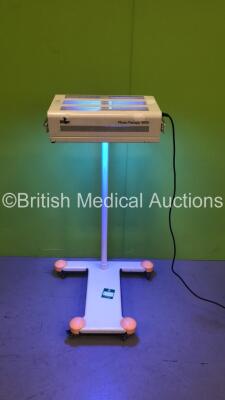 Drager Phototherapy 4000 UV Lamp on Stand (Powers Up with Good Bulb) *S/N ARPC0015*