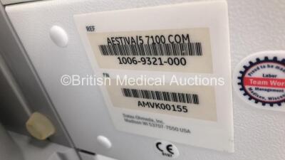 Datex-Ohmeda Aestiva/5 Anaesthesia Machine with Datex-Ohmeda 7100 Ventilator Software Version 1.4 with Bellows, Absorber and Hoses (Powers Up) *S/N AMVK00155* - 7