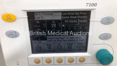 Datex-Ohmeda Aestiva/5 Anaesthesia Machine with Datex-Ohmeda 7100 Ventilator Software Version 1.4 with Bellows, Absorber and Hoses (Powers Up) *S/N AMVM00133* - 2