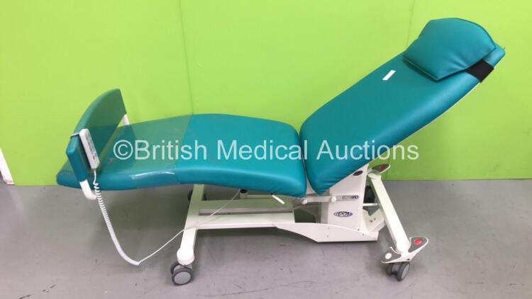 Borcad Dia-CF32a Patient Couch with Controller *1601*