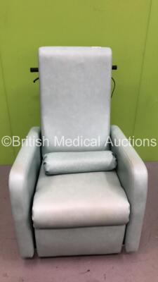 Repose Patient Chair with Controller (Unable to Power Test)